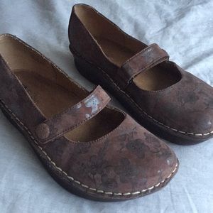 White Stag Mary Jane style shoes